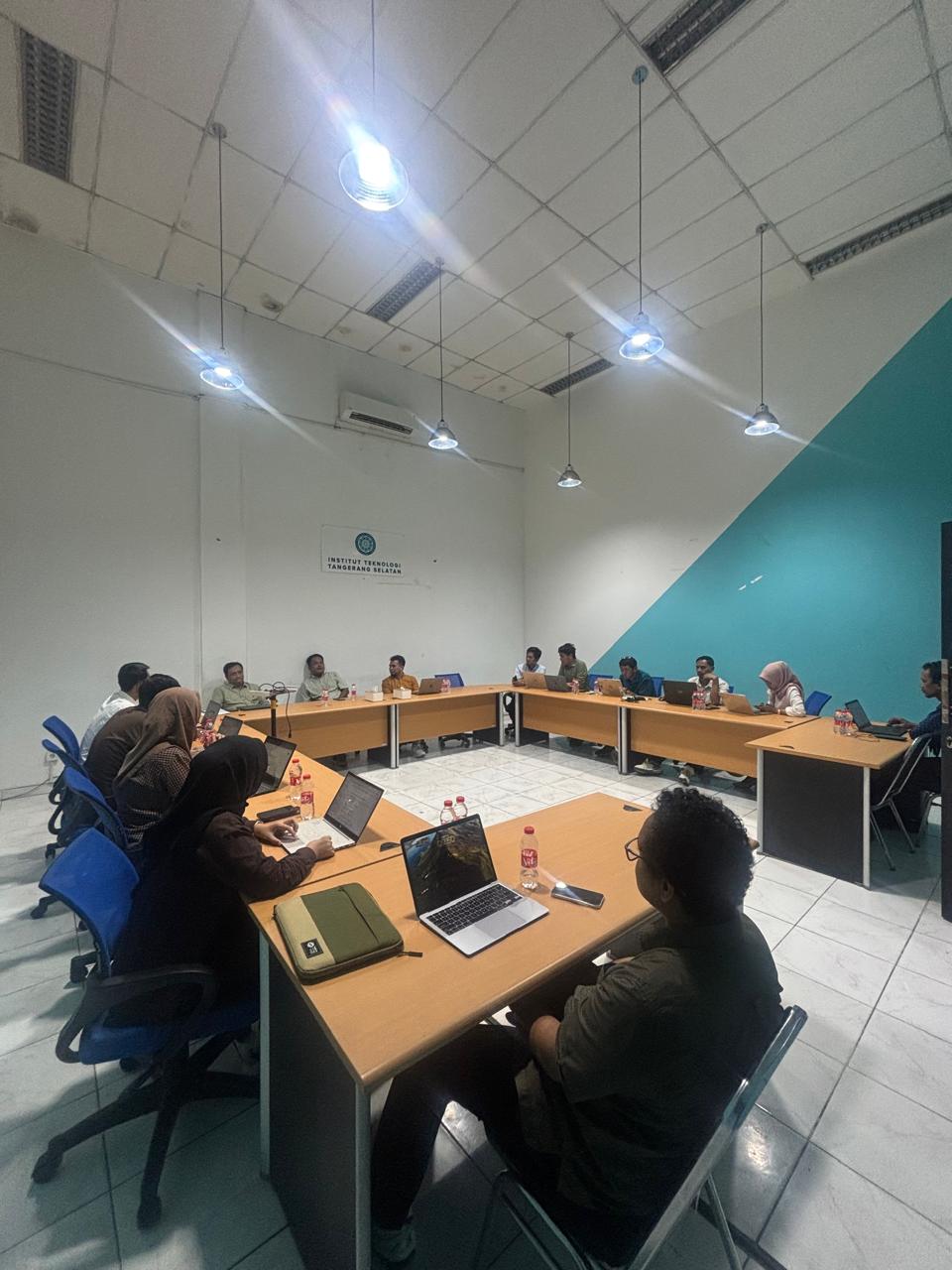Rapat Rutin Rabu Memfokuskan Pada Persiapan Evaluasi Pembelajaran Semester Genap